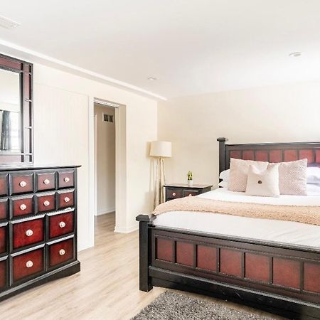 Cozy 2 Brm Apartment Mins Away From United Center Chicago Buitenkant foto